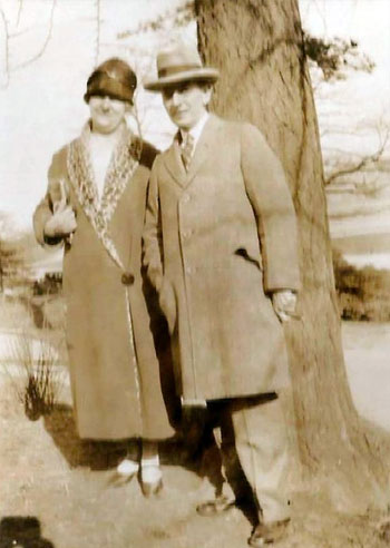 <b>1)</b> Luís Shelly Correa y su esposa Manuela Soler Borges.
